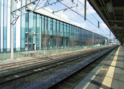 Façade on station side